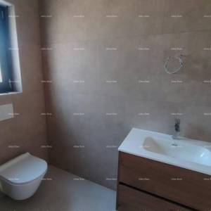 Moderni stan u novogradnji, USELJIV, 500 m od mora