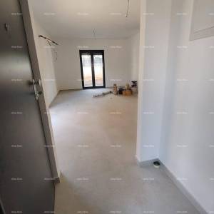 Moderni stan u novogradnji, USELJIV, 500 m od mora