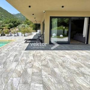 Mošćenička Draga, moderna kuća s bazenom, novogradnja