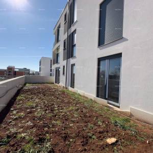 Mukalba. Medulin. Stan u novogradnji sa vlastitim bazenom