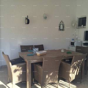 Na prodaju apartman u prizemlju – Barbariga, 80 m², 500 m od mora!