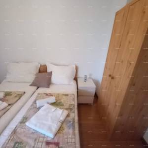 NA PRODAJU – Kuća s dva odvojena stana, Premantura