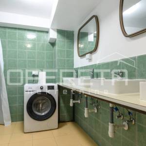 Najam, Kuća, Mlinovi, Lovčenska , Samostojeća, 400m2