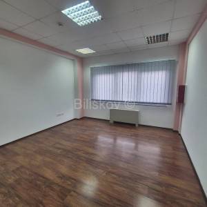 Najam,Lučko,poslovni prostor 145m2 na drugom katu, parking