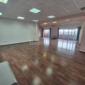 Najam,Lučko,poslovni prostor 145m2 na drugom katu, parking