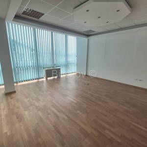 Najam,Lučko,poslovni prostor 450m2 na 2 katu zgrade,parking