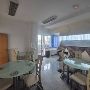 Najam,Lučko,poslovni prostor 450m2 na 2 katu zgrade,parking