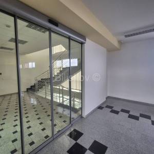 Najam,Lučko,poslovni prostor 450m2 na 2 katu zgrade,parking