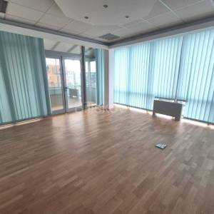 Najam,Lučko,poslovni prostor 450m2 na 2 katu zgrade,parking