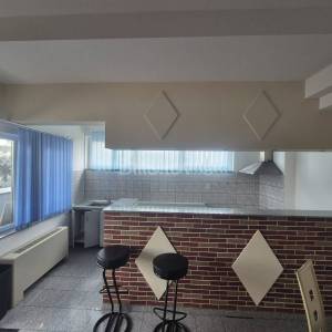 Najam,Lučko,poslovni prostor 450m2 na 2 katu zgrade,parking