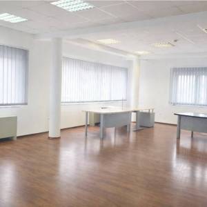 Najam.Lučko,poslovni prostor 105m2 na 1 katu zgrade,parking