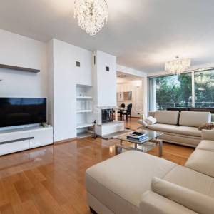 Najam,Srebrnjak,četverosoban komforan stan uz garažu i parking