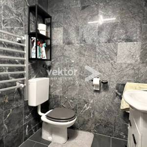 Njivice, atraktivna prizemnica s okućnicom i garažom