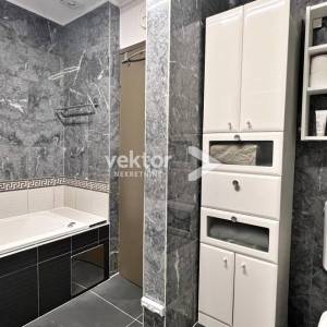 Njivice, atraktivna prizemnica s okućnicom i garažom