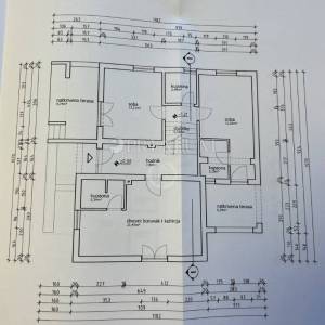 Njivice – kuća na prodaju s pogledom na more!