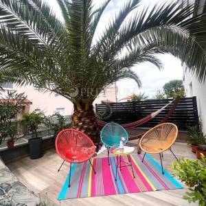 Njivice, namješten dvosobni apartman 150 m od plaže!