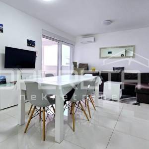 Novalja – dvosoban apartman 56 m² s pogledom na more