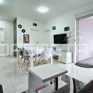 Novalja – dvosoban apartman 56 m² s pogledom na more