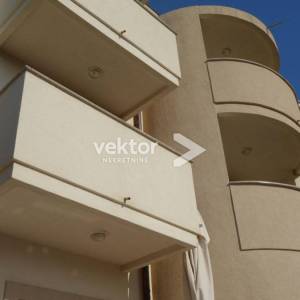 Novalja, hotel s uhodanim poslom