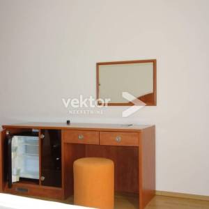 Novalja, hotel s uhodanim poslom