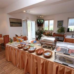 Novalja, hotel s uhodanim poslom