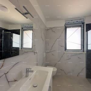 Novi, moderan i namješten stan s dva parkirna mjesta na odličnoj lokaciji, Pula!