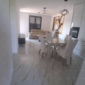 Novi, moderan i namješten stan s dva parkirna mjesta na odličnoj lokaciji, Pula!