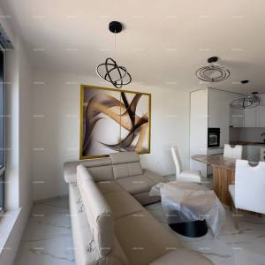 Novi, moderan i namješten stan s dva parkirna mjesta na odličnoj lokaciji, Pula!