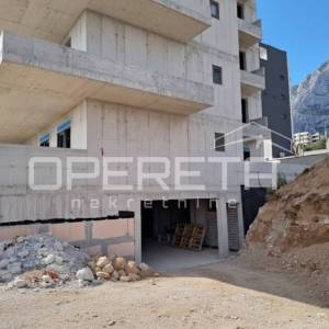 Novogradnja Makarska, 87,7 m2 dvosoban stan s balkonom 23,55 m², blizina centra