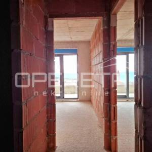Novogradnja Makarska – Dvosobni stan 82,60 m² s balkonom i pogledom na more