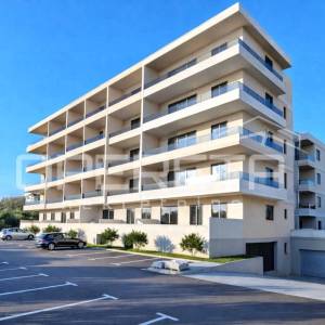 Novogradnja Makarska – Dvosobni stan 82,60 m² s balkonom i pogledom na more