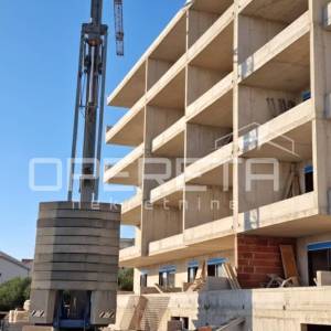 Novogradnja Makarska – Trosobni stan 119,73 m² s terasom 38 m² i pogledom na mor