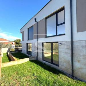 Novogradnja na TOP lokaciji - 200m od mora 