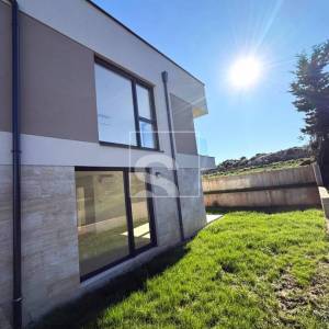 Novogradnja na TOP lokaciji - 200m od mora 