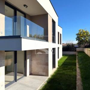 Novogradnja na TOP lokaciji - 200m od mora 