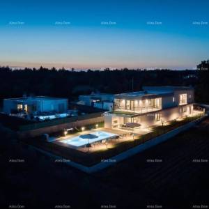 Novoizgrađena luksuzna vila sa grijanim bazenom! Okolica Svetvinčenta