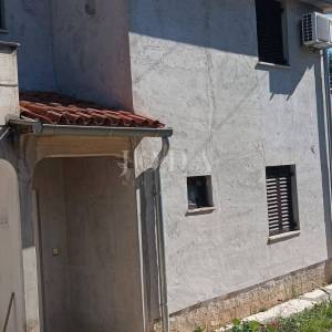 Obiteljska kuća sa tri stana,POREČ okolica