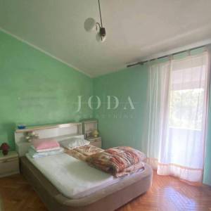 Obiteljska kuća sa tri stana,POREČ okolica