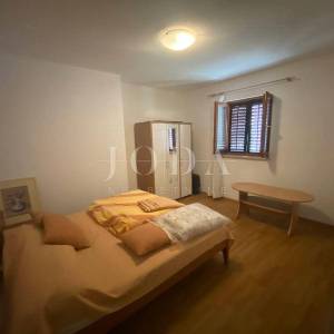 Obiteljska kuća sa tri stana,POREČ okolica