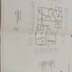 Obiteljska kuća sa tri stana,POREČ okolica