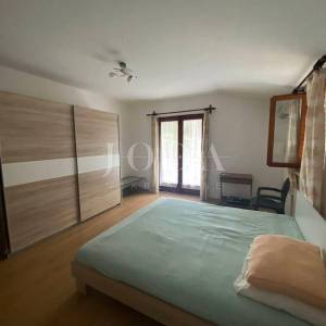 Obiteljska kuća sa tri stana,POREČ okolica