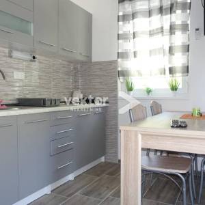 Okolica Senja, nova kuća s bazenom 