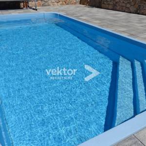 Okolica Senja, nova kuća s bazenom 