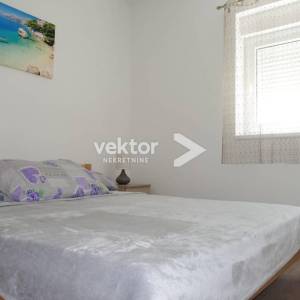 Okolica Senja, nova kuća s bazenom 