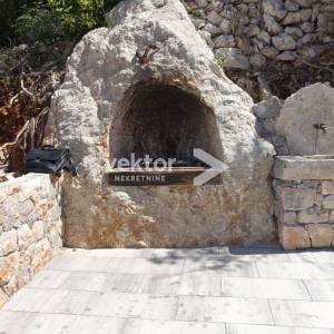 Okolica Senja, nova kuća s bazenom 