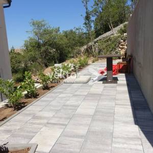 Okolica Senja, nova kuća s bazenom 