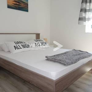 Okolica Senja, nova kuća s bazenom 