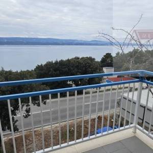 Omiš Stanići kuća 200 m2 - 120m od mora - otvoren pogled