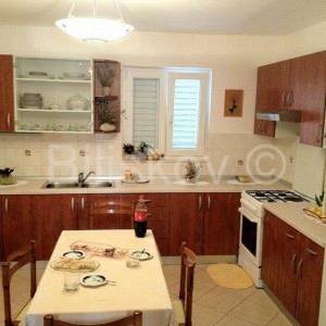 Omiška rivijera, Ruskamen - kuća s garažom