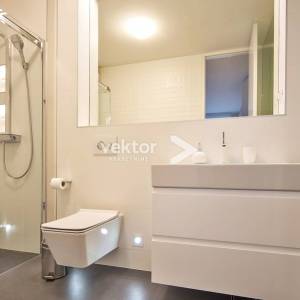 Opatija, atraktivan stan s pogledom na more i osiguranim parkingom